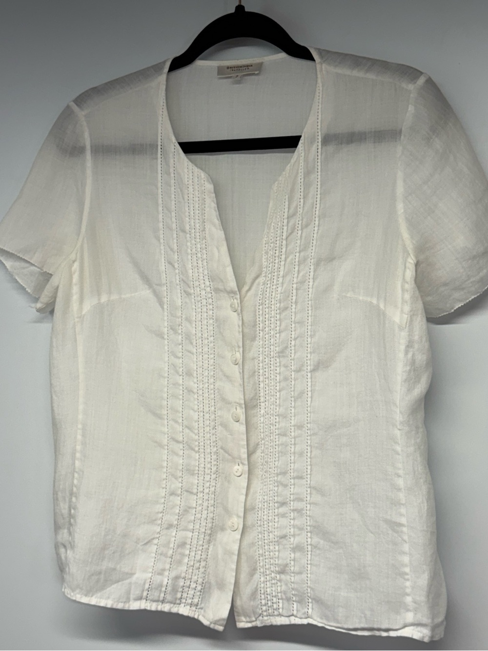 British Indian White Short-Sleeve Button Down Pintuck Blouse 100% Ramie, Size 7